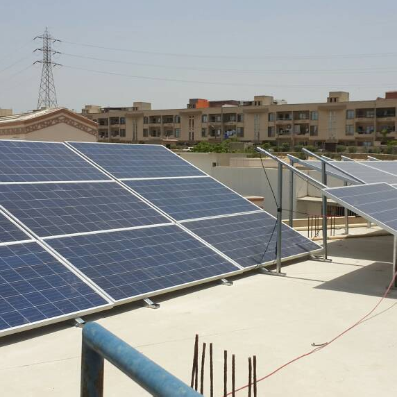 Système solaire hybride de 6kw au Pakistan pour résidentiel