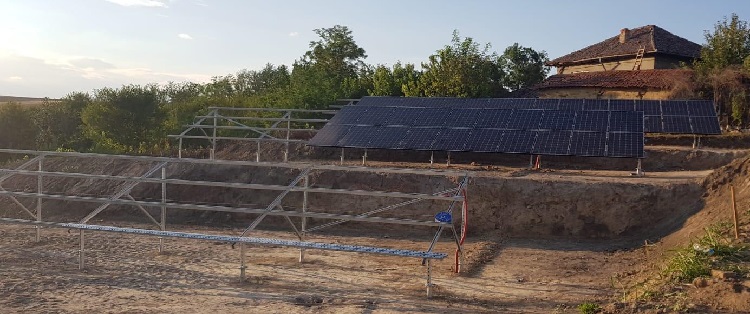 ground mount solar array