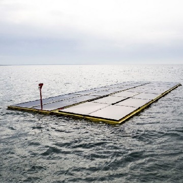 Offshore système PHOTOVOLTAÏQUE est en ligne dans la Mer du Nord