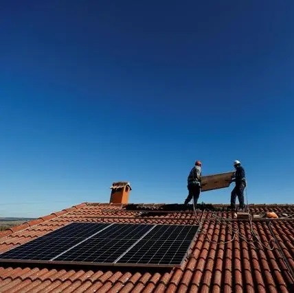 Quels sont les domaines d'application de la production d'énergie par panneaux solaires ?
