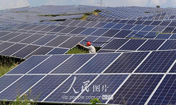 Shaanxi, la plus grande station solaire photovoltaïque de la plus grande chaîne de montagnes mise en service